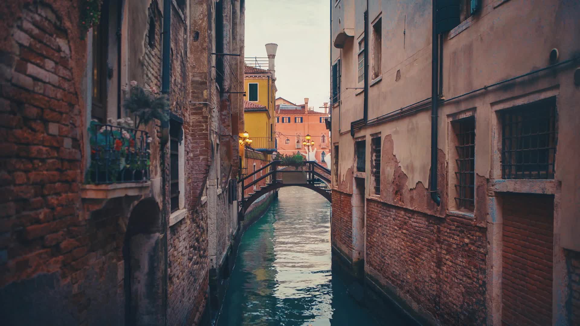 Venice Canal Live Wallpaper HD