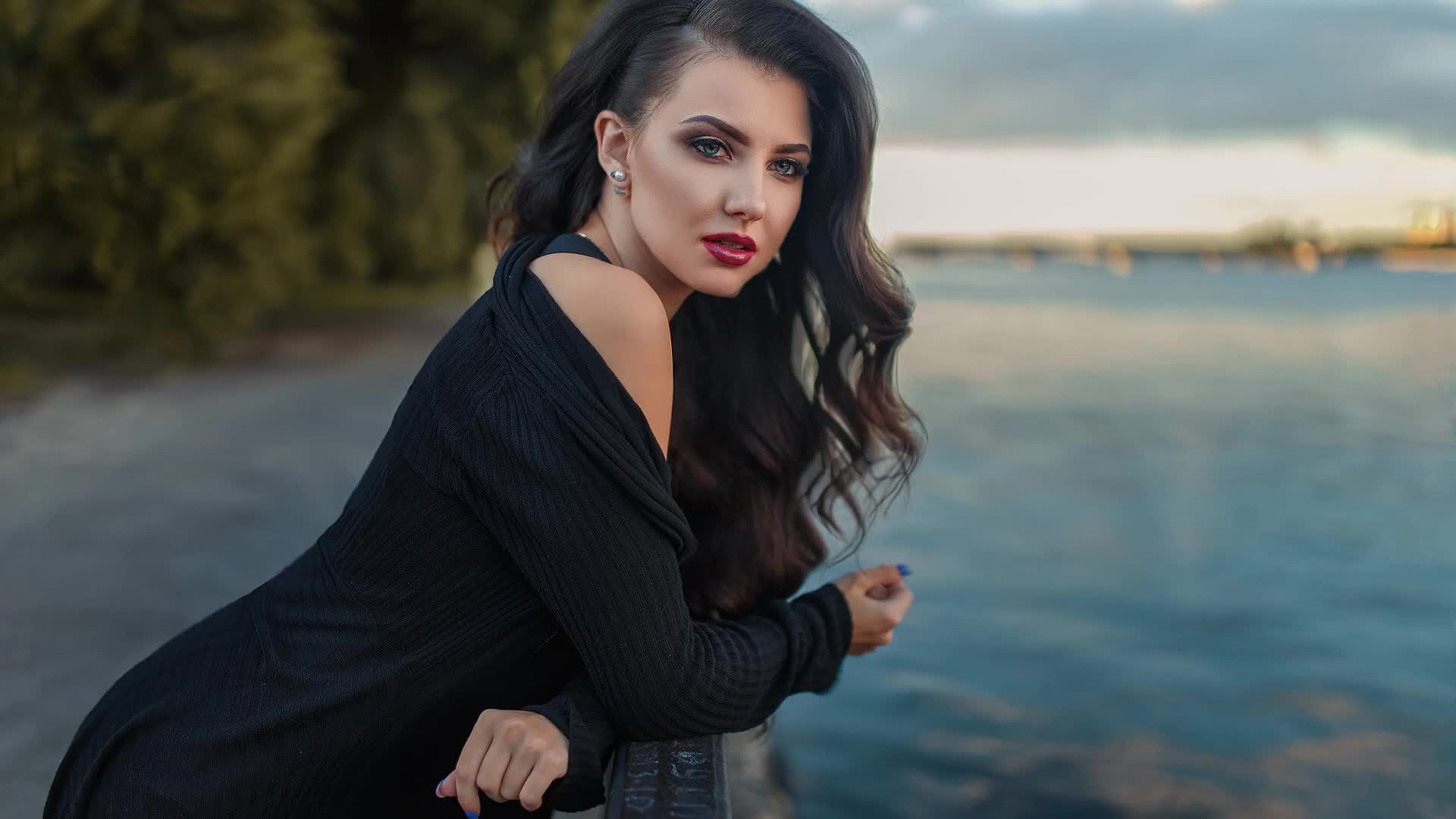 Black  Hair  Blue  Eyes  Girl  Long  Hair  Model  Woman  Sea  Live  Wallpaper