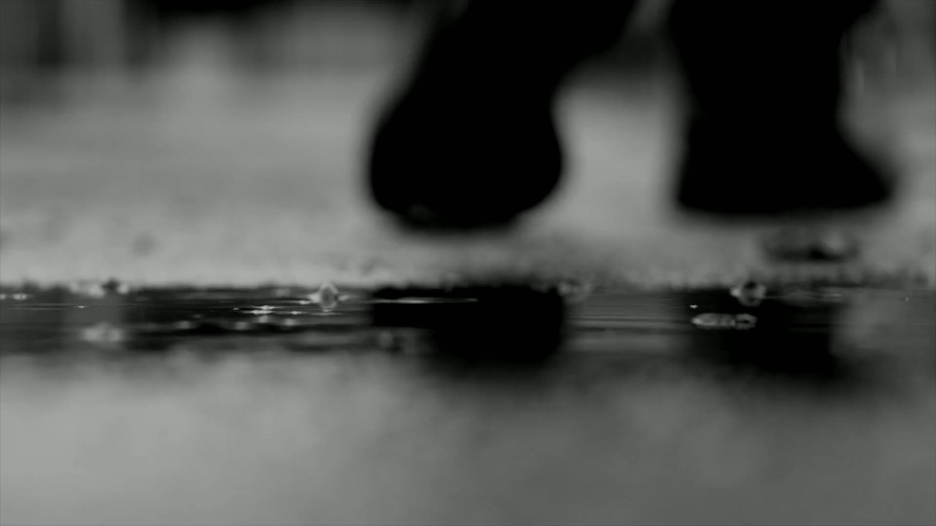 Walking Away PC Live Wallpaper