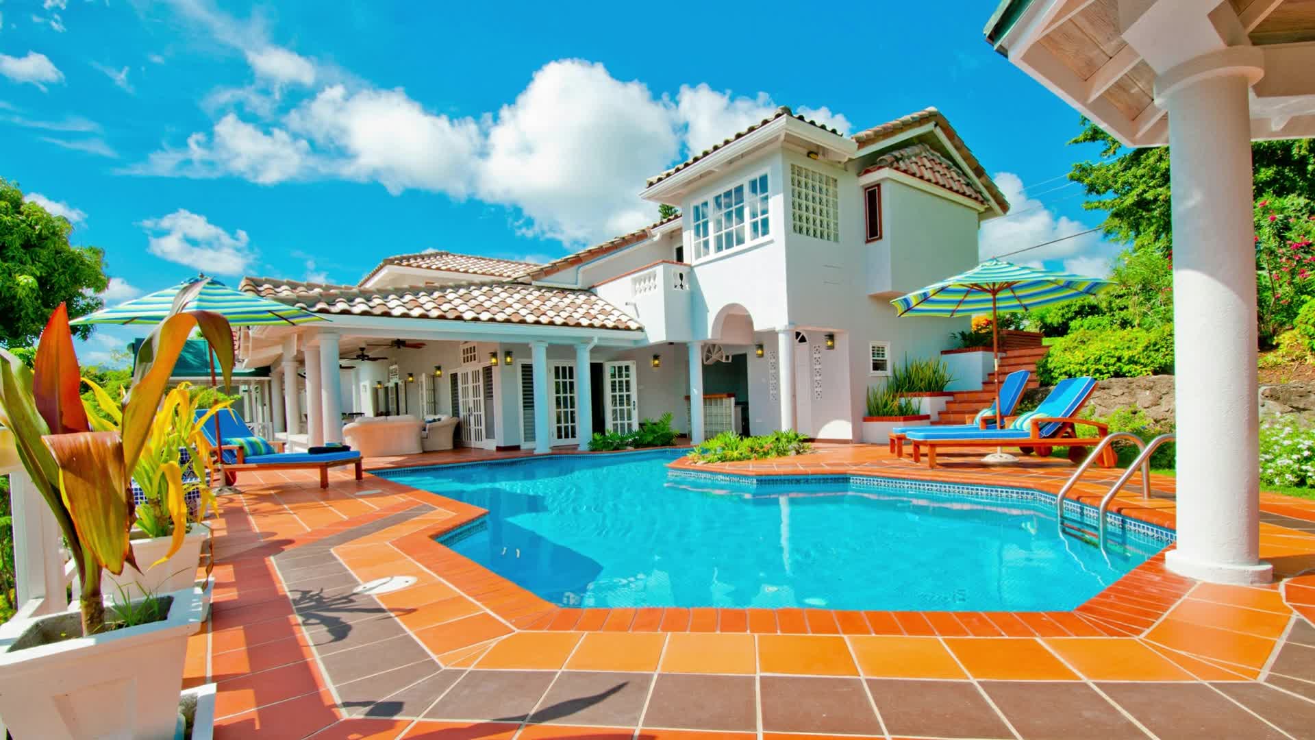 PC Luxury Home with Pool Live Wallpaper Free