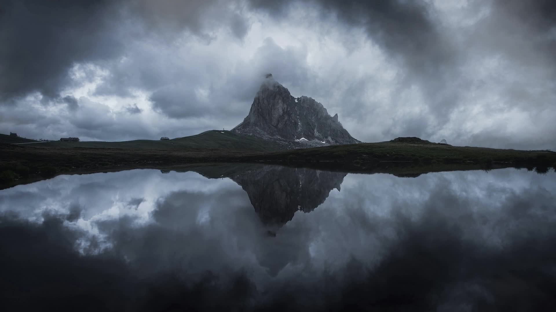 PC Mountain Lake Live Wallpaper Free