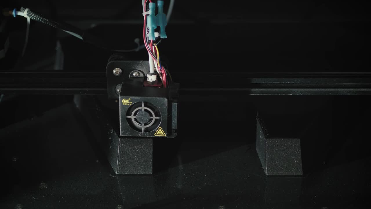 Stock Video 3d printer building a figur PC Live Wallpaper
