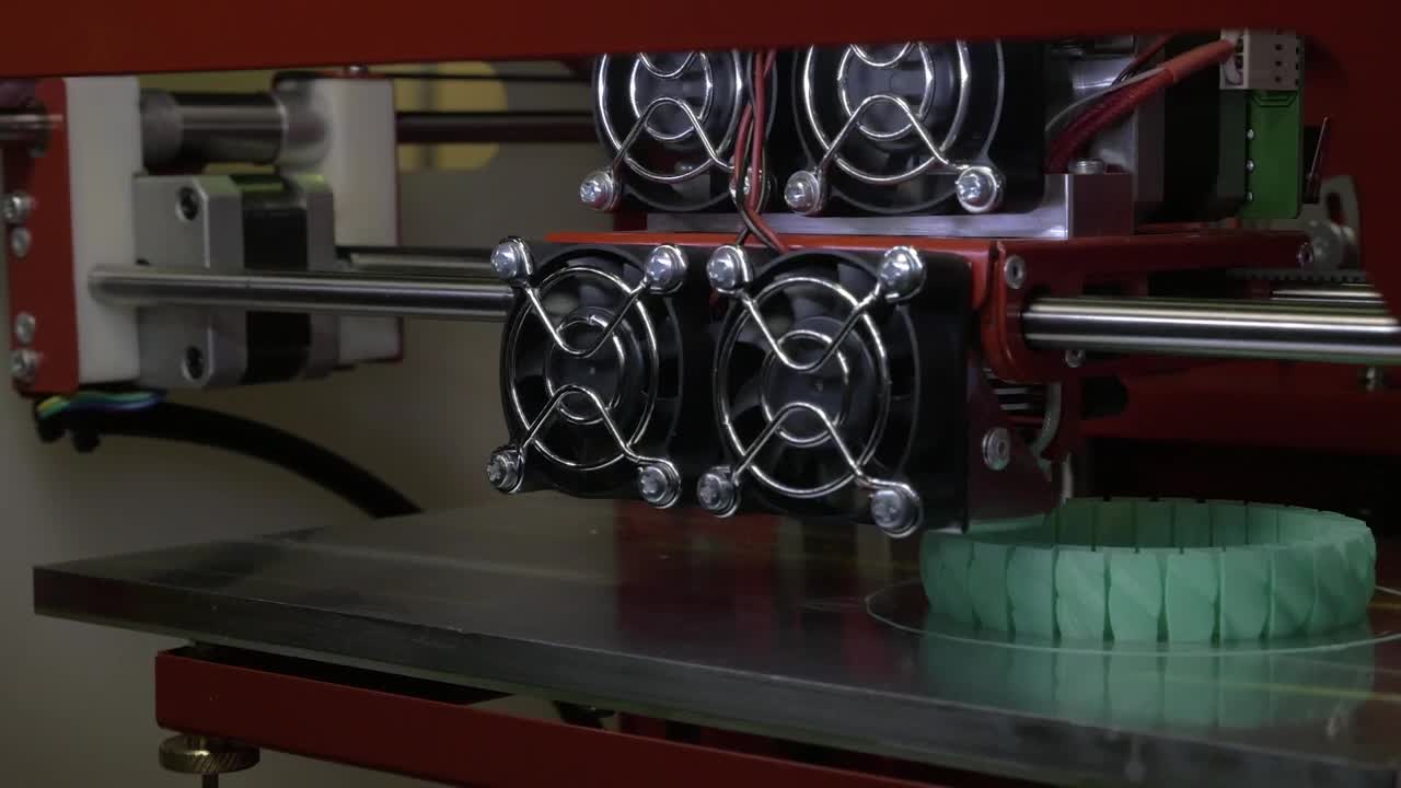 Stock Video 3d printer making a bracelet PC Live Wallpaper