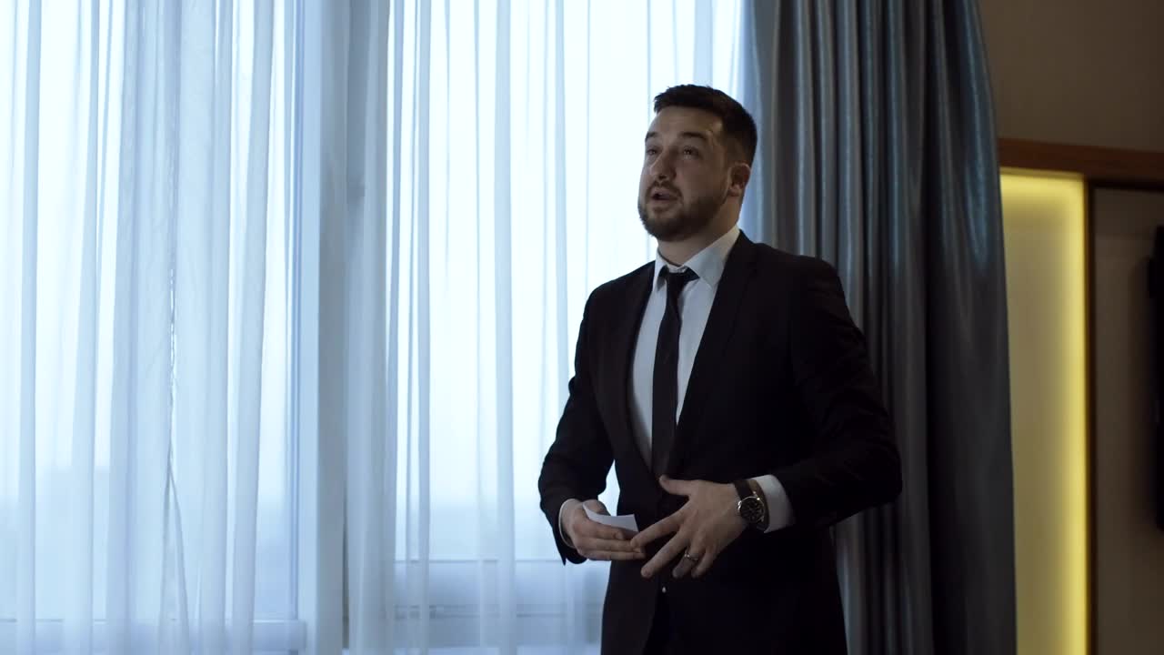 Stock Video A Businessman Practicing A Speech Live Wallpaper for PC