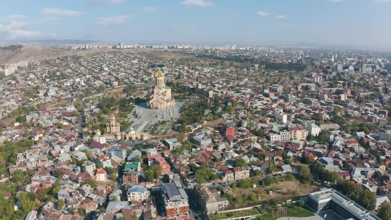 Stock Video A City With A Church In The Center Live Wallpaper for PC