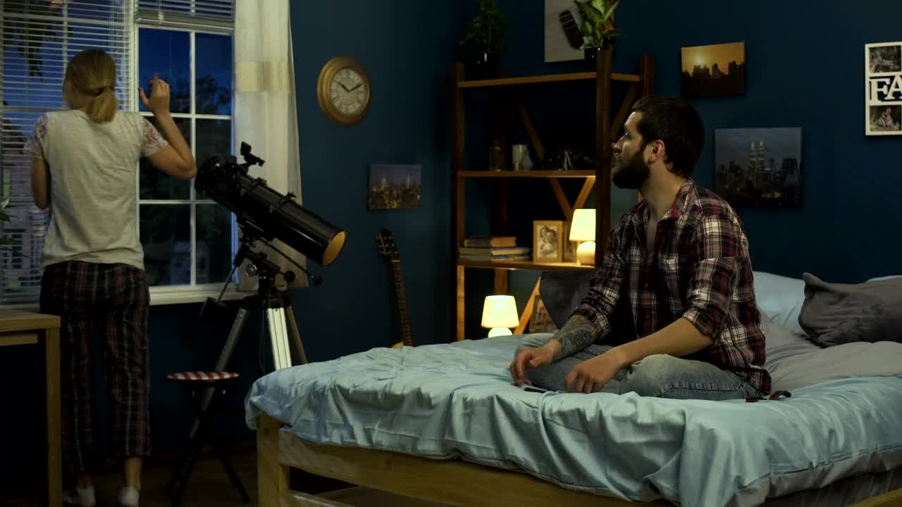 Stock Video A Couple Discussing On The Bedroom Live Wallpaper for PC