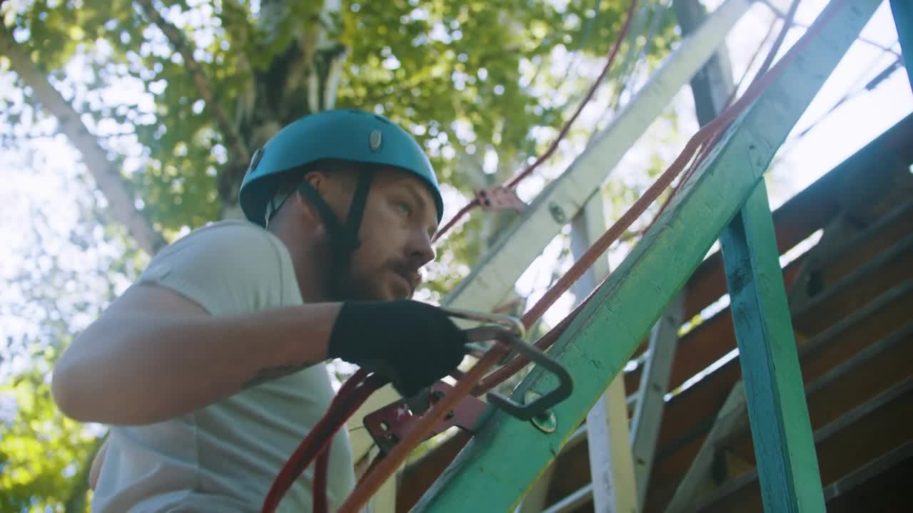 Stock Video A Couple Going Into A Rope Adventure Live Wallpaper for PC