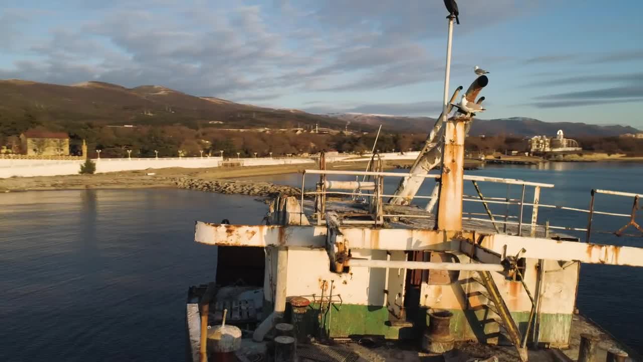 Stock Video Abandoned Boat Rusting On The Shore Live Wallpaper for PC