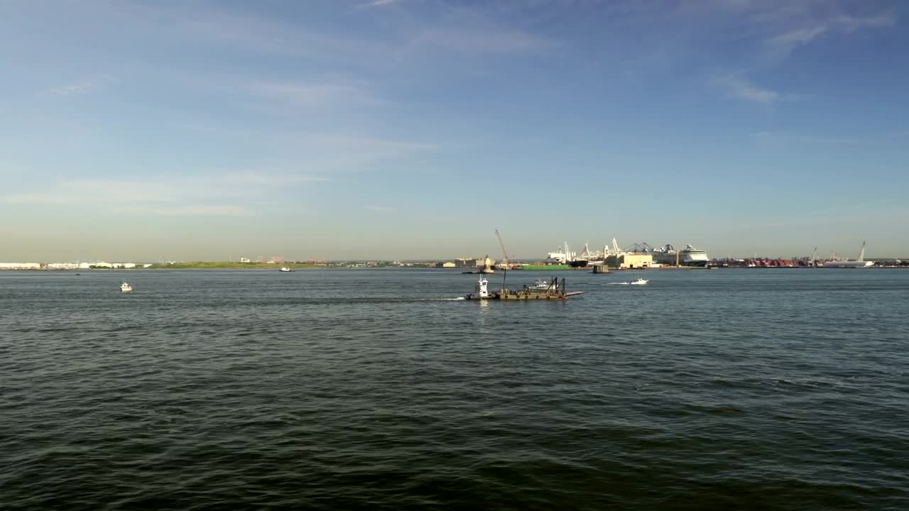 Stock Video Across The Ocean To New York Live Wallpaper for PC