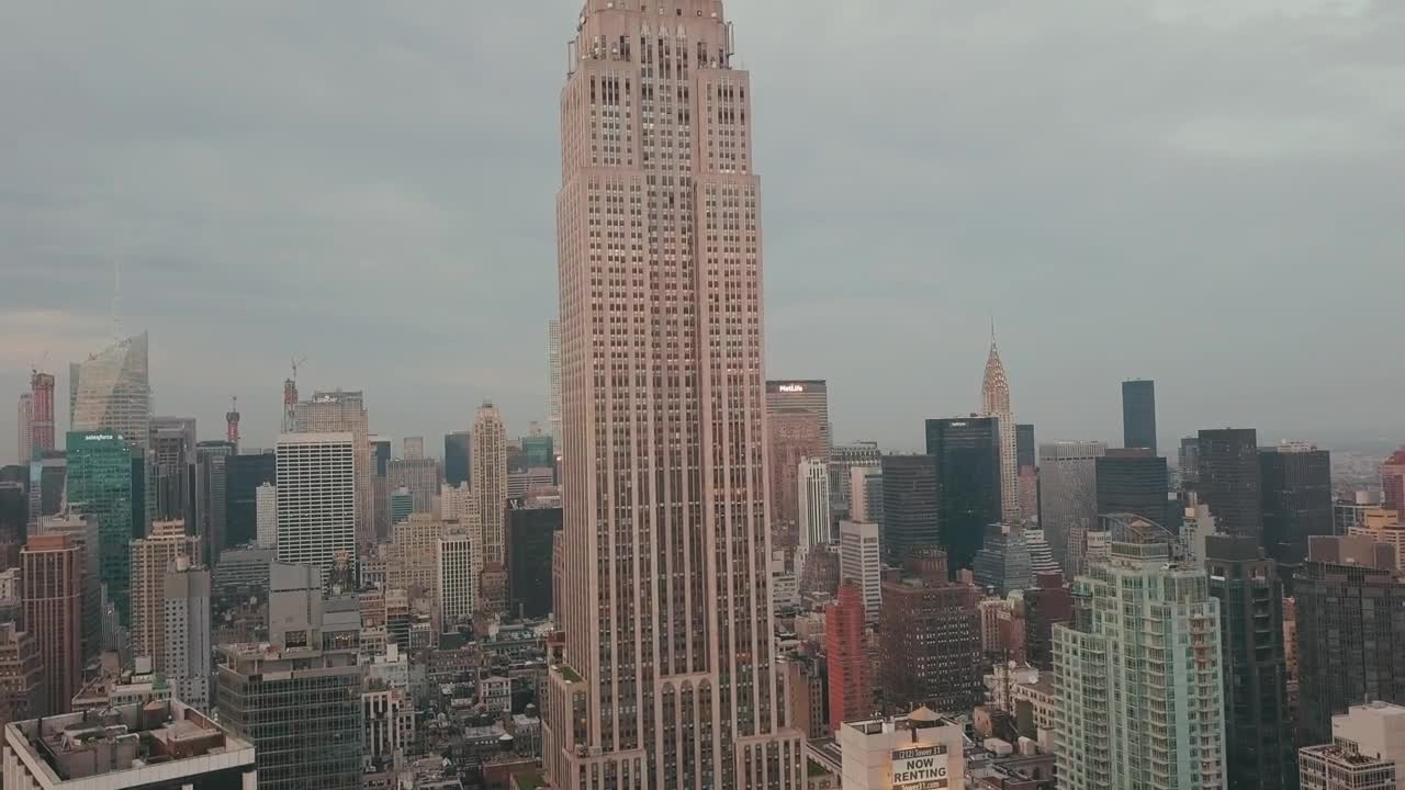 Stock Video Aerial Shot Of The Empire State Building Live Wallpaper for PC