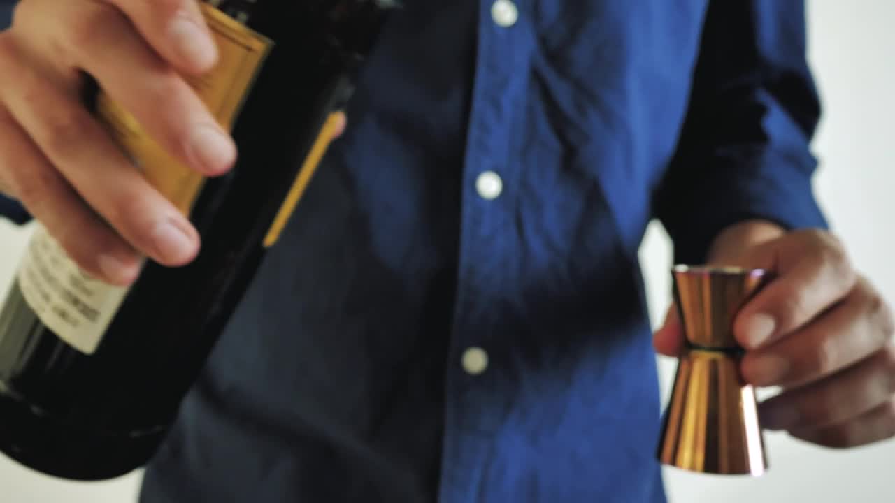 Stock Video Bartender Preparing A Drink Close Up Shot Live Wallpaper For PC