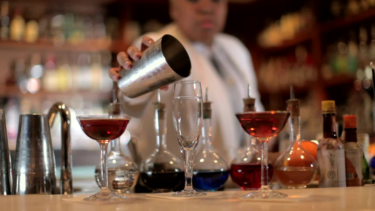 Stock Video Barmaid Preparing A Cocktail In The Bar Live Wallpaper For PC