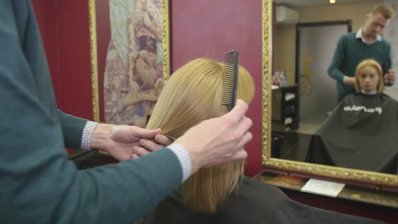 Stock Video Barber Combing Blonde Hair Live Wallpaper For PC