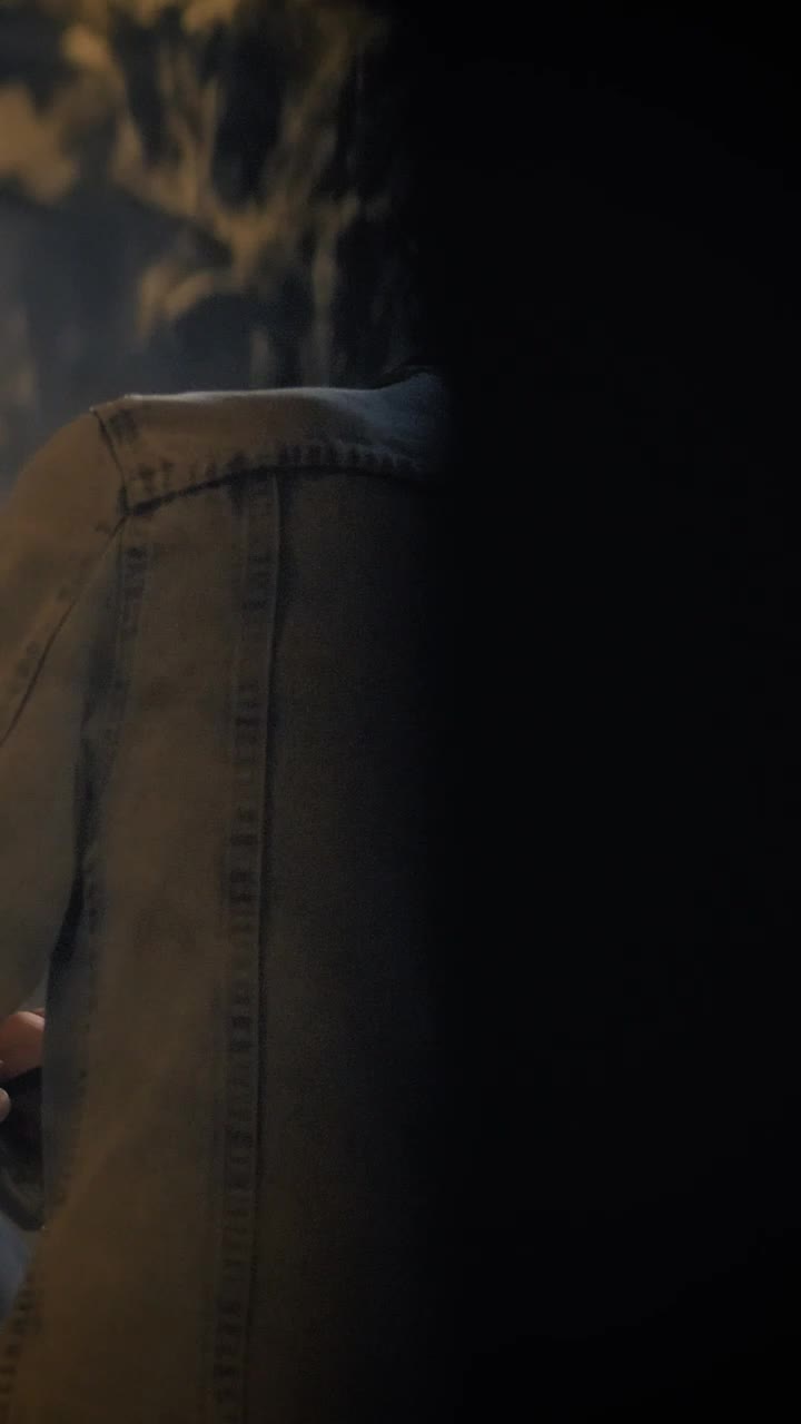 Stock Video Barber Combing A Mans Beard In A Barber Shop Live Wallpaper For PC