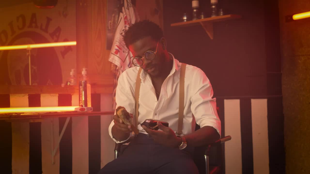 Stock Video Barber Cleaning His Electric Razor Live Wallpaper For PC
