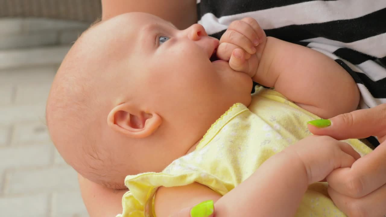 Stock Video Baby Looking Around Outside Live Wallpaper For PC