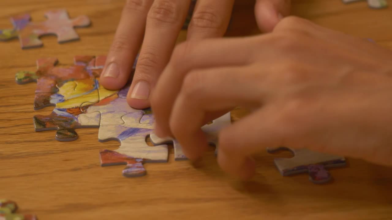 Stock Video Assembling Puzzle Pieces Live Wallpaper For PC