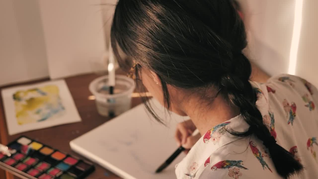 Stock Video Artist Working With Watercolors Live Wallpaper For PC