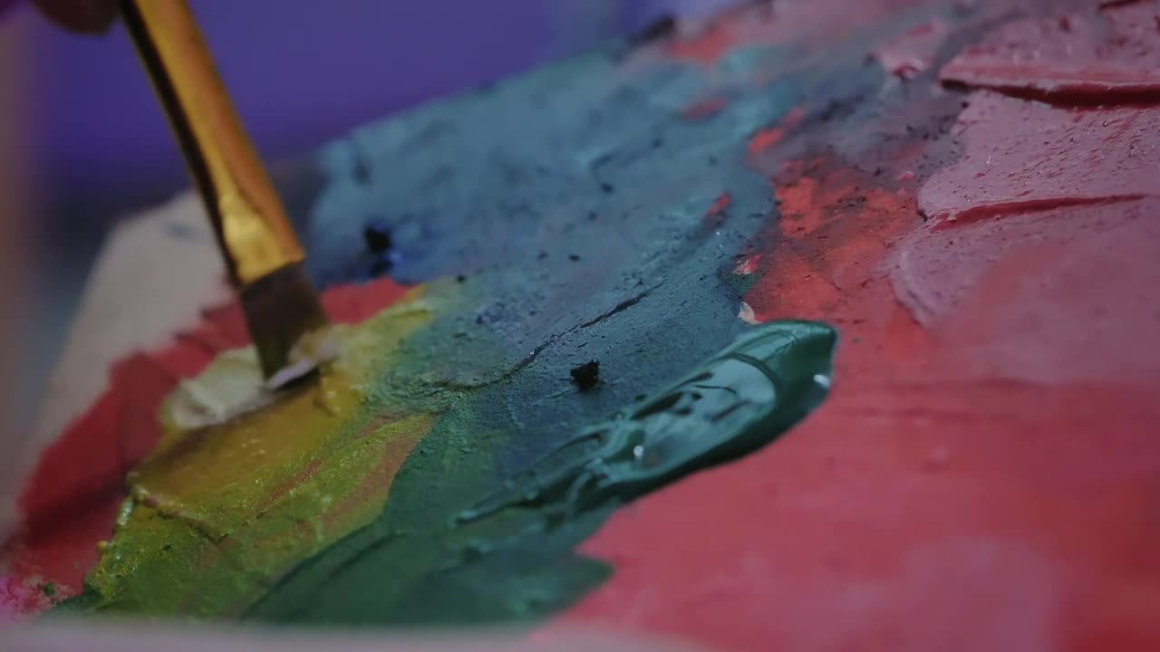 Stock Video Artist Mixing Paint On A Palette Live Wallpaper For PC