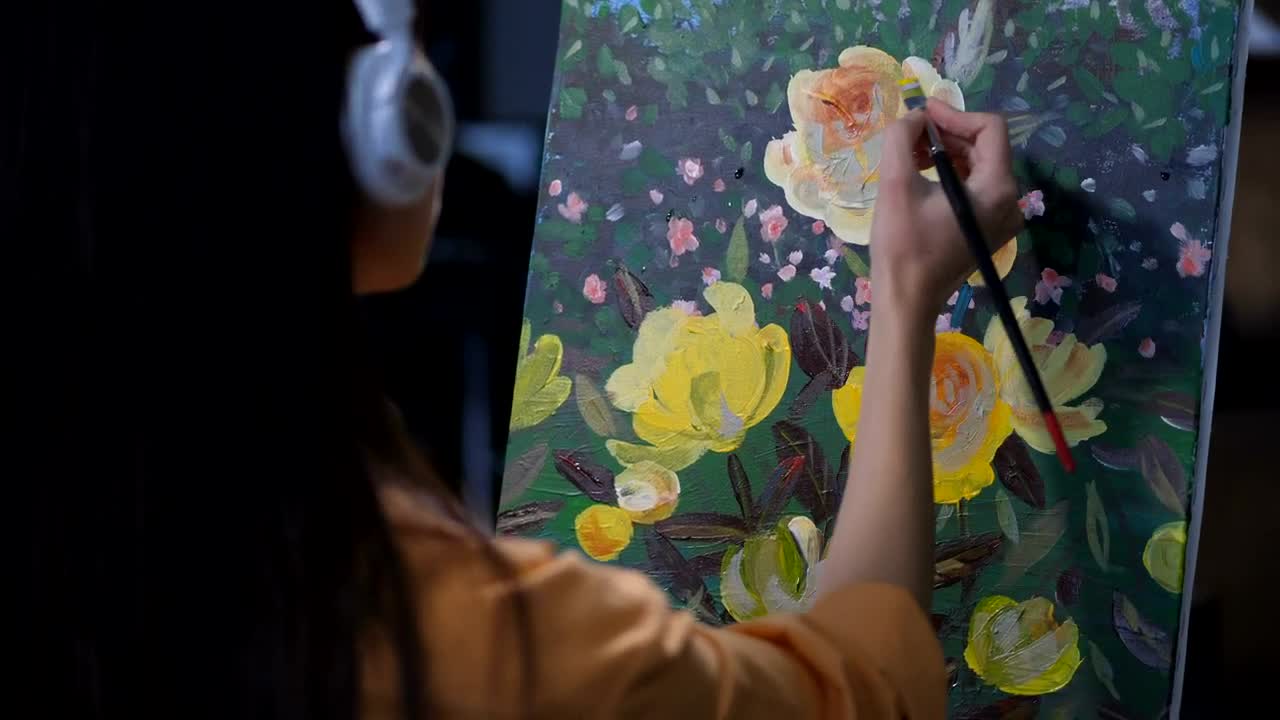 Stock Video Artist Listening To Music Live Wallpaper For PC