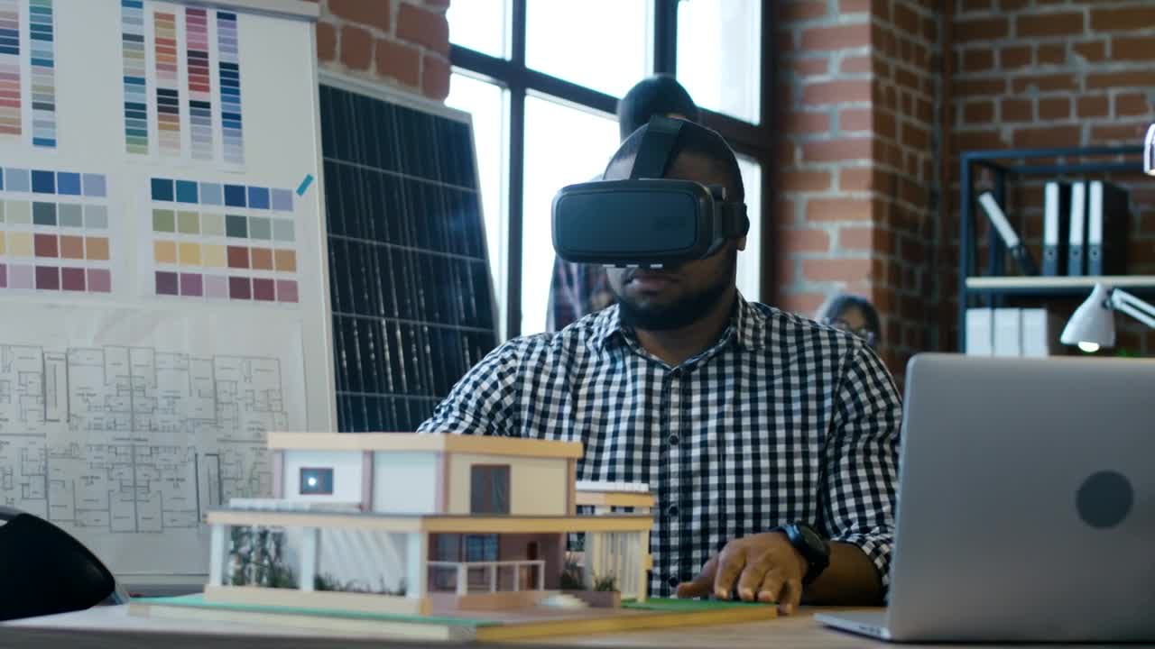 Stock Video Architect Using Your Total Reality In The Office Live Wallpaper For PC