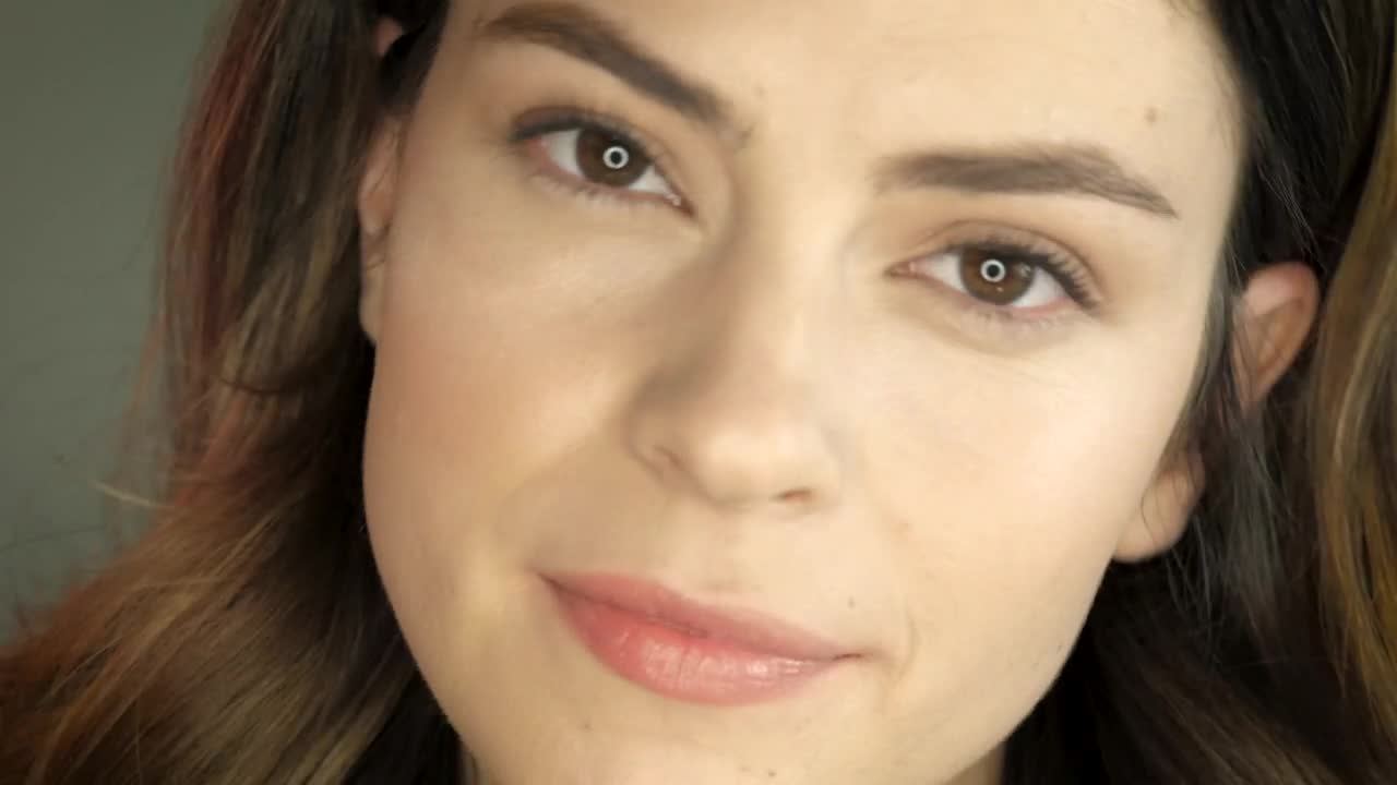 Stock Video Applying Makeup Live Wallpaper For PC