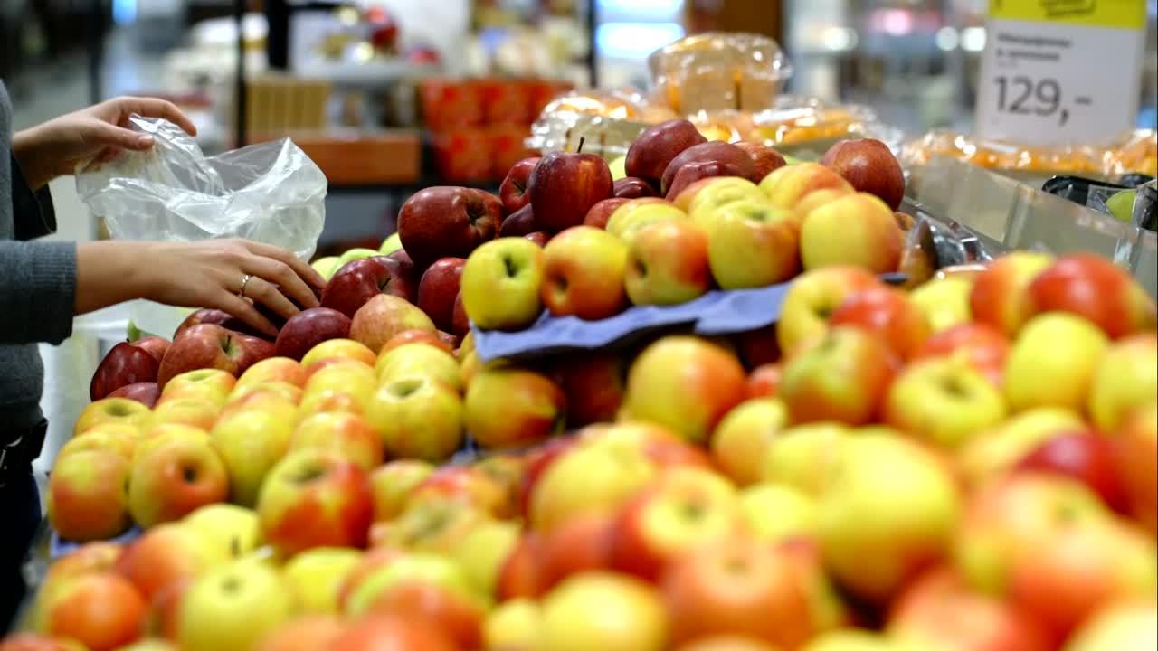 Stock Video Apples On Display Live Wallpaper For PC