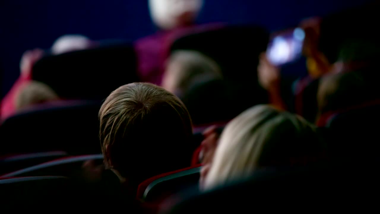 Stock Video Applauding At The End Of A Show Live Wallpaper For PC