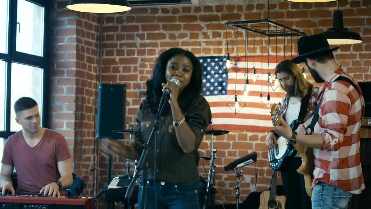 Stock Video Angry Singer Yelling At Musicians Live Wallpaper For PC