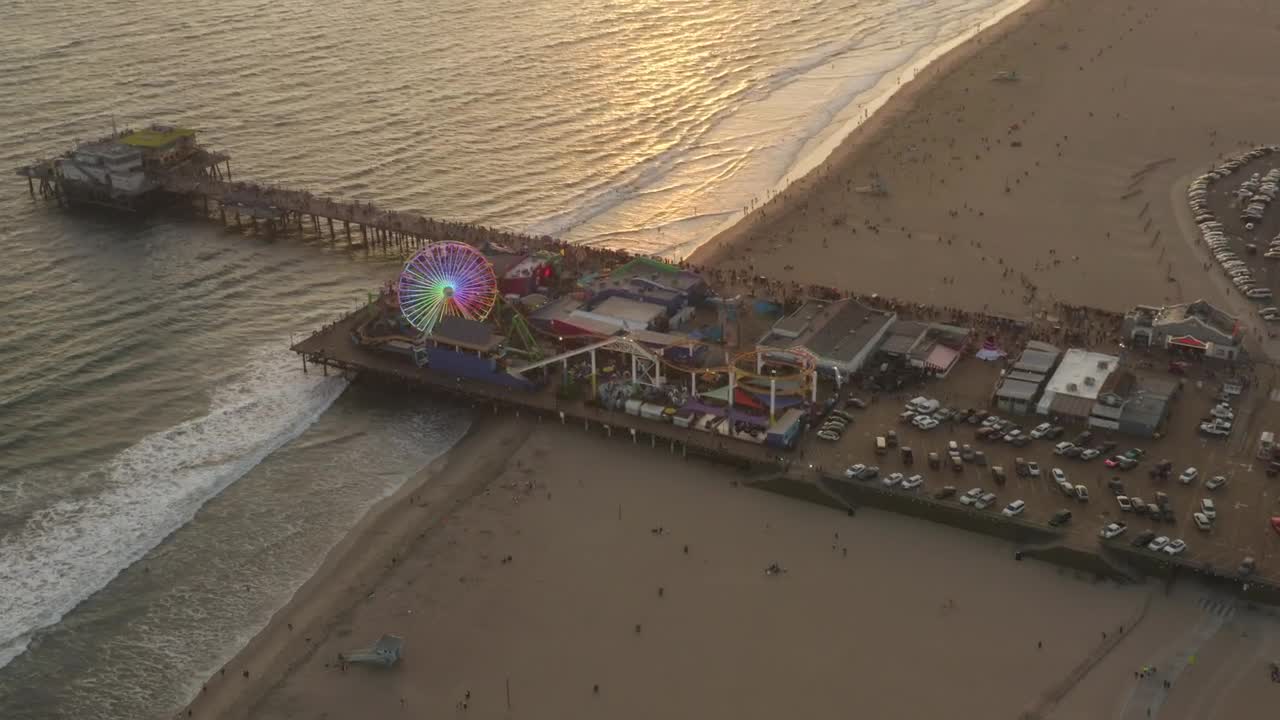 Stock Video Amusement Park On A Pier On The Seashore Live Wallpaper For PC