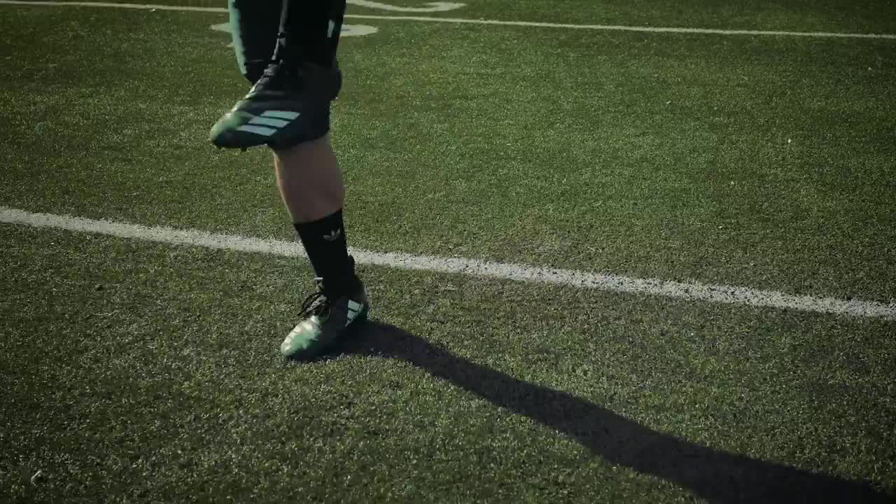 Stock Video American Footballer Warming Up Live Wallpaper For PC