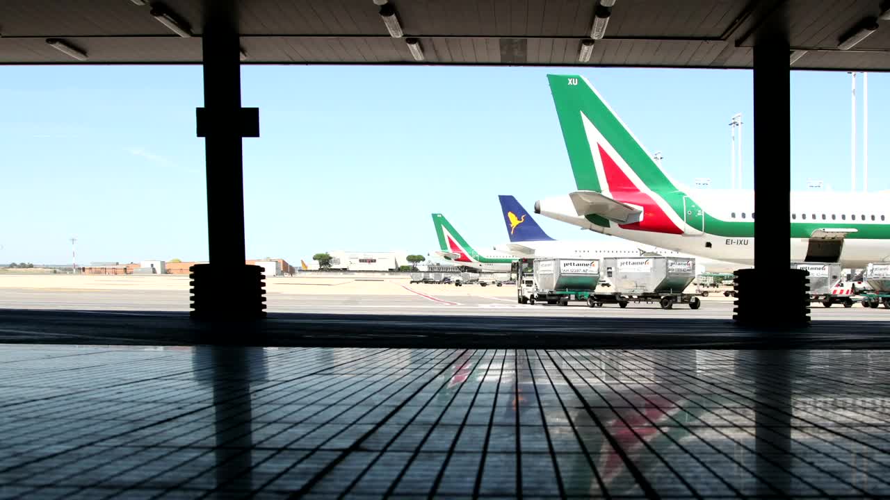 Stock Video Airport Runway Live Wallpaper For PC