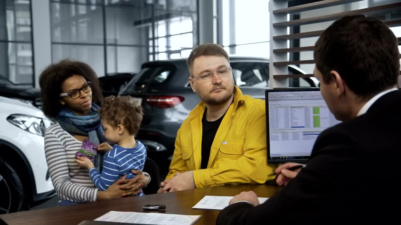 Stock Video A Young Family Buying A New Car Live Wallpaper For PC