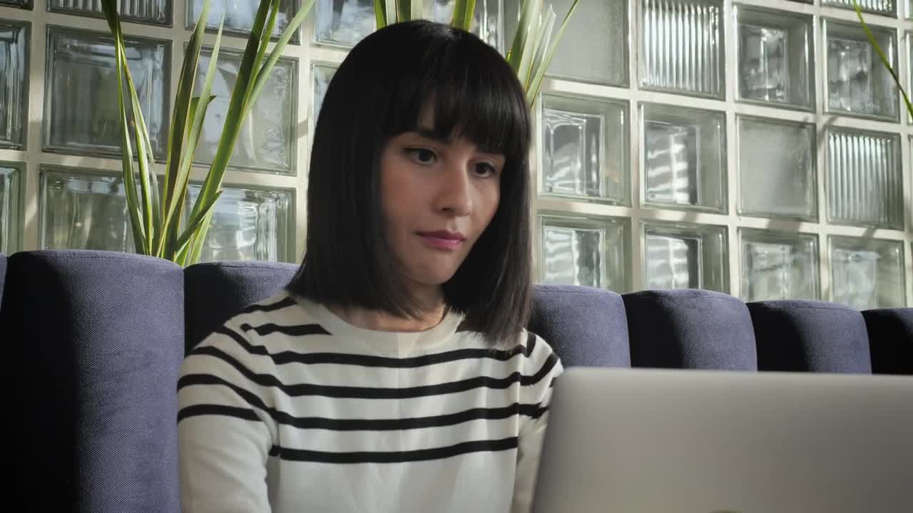 Stock Video A Woman Working On Her Laptop Live Wallpaper For PC