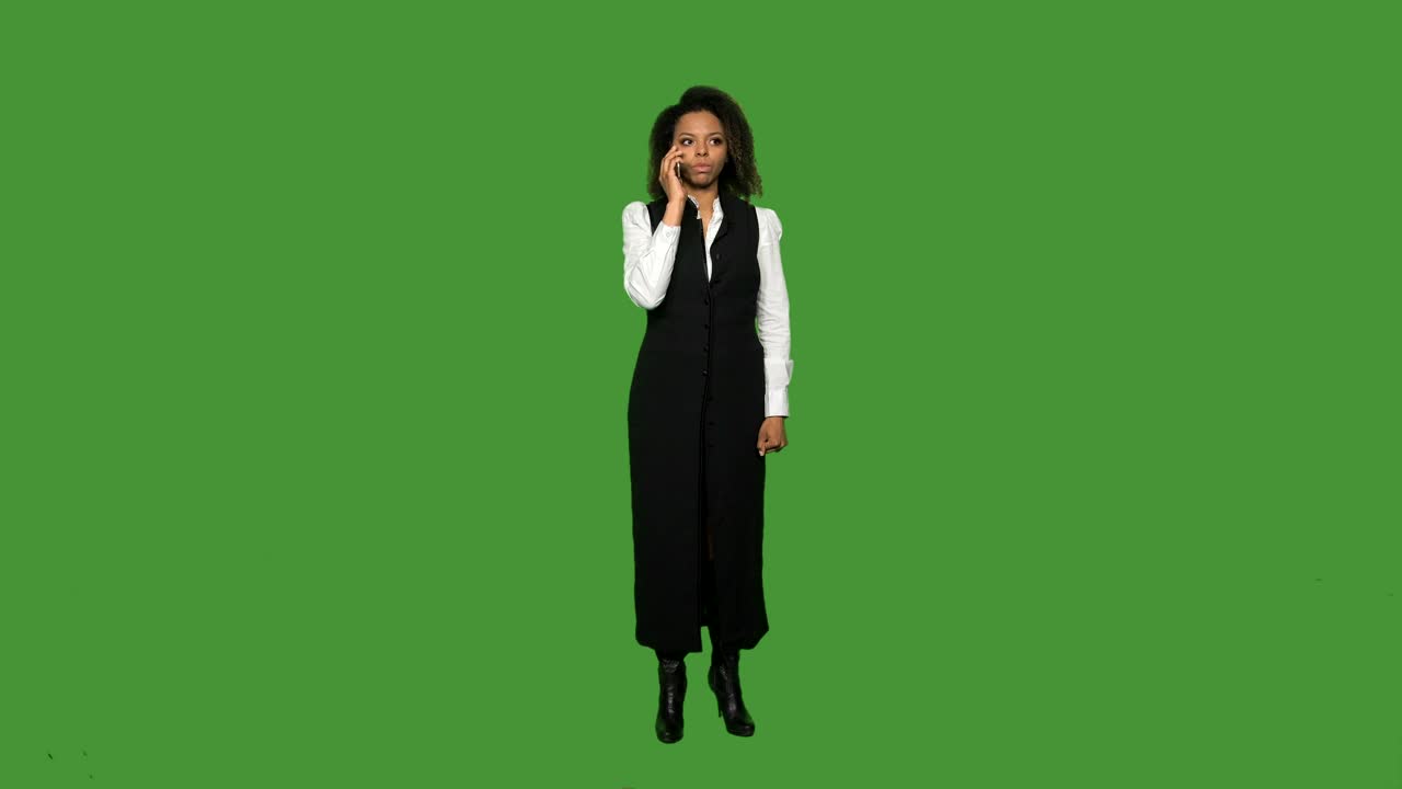 Stock Video A Woman Talking On The Phone On A Green Screen Live Wallpaper For PC