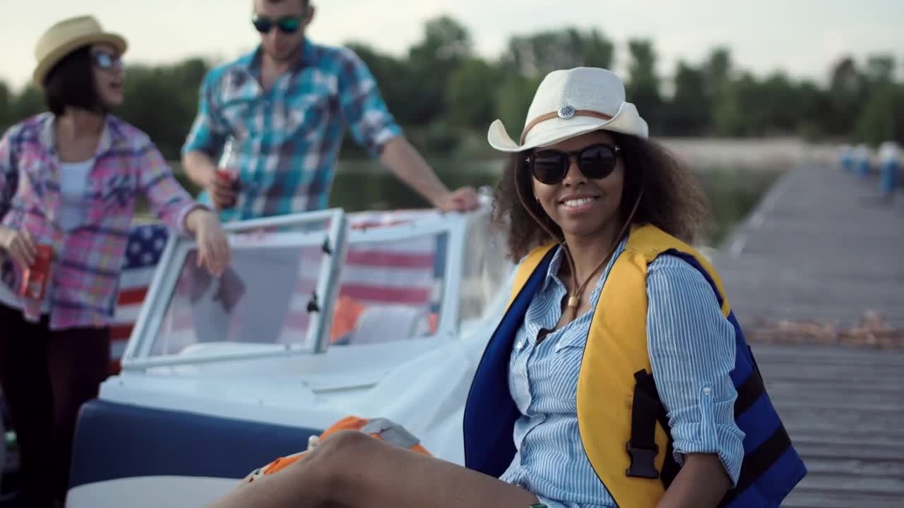 Stock Video A Woman Posing To Camera And Drinking A Beer Live Wallpaper For PC