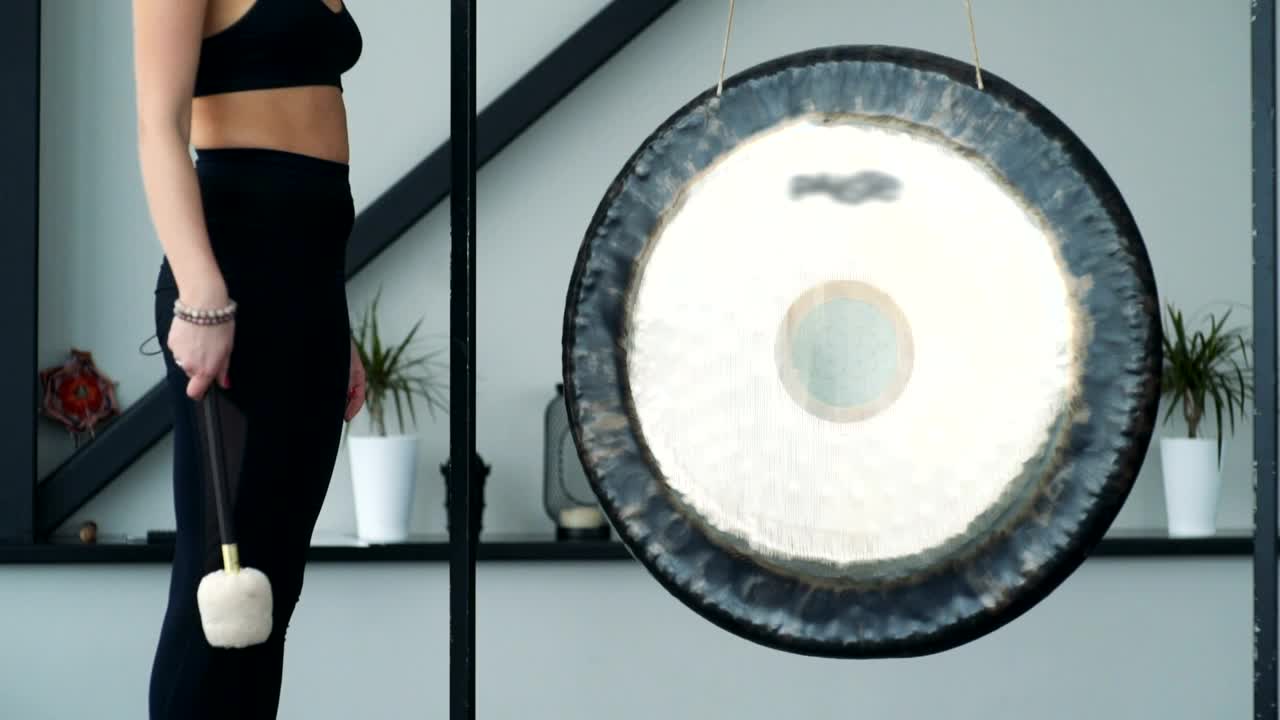 Stock Video A Woman Hitting A Bong Live Wallpaper For PC