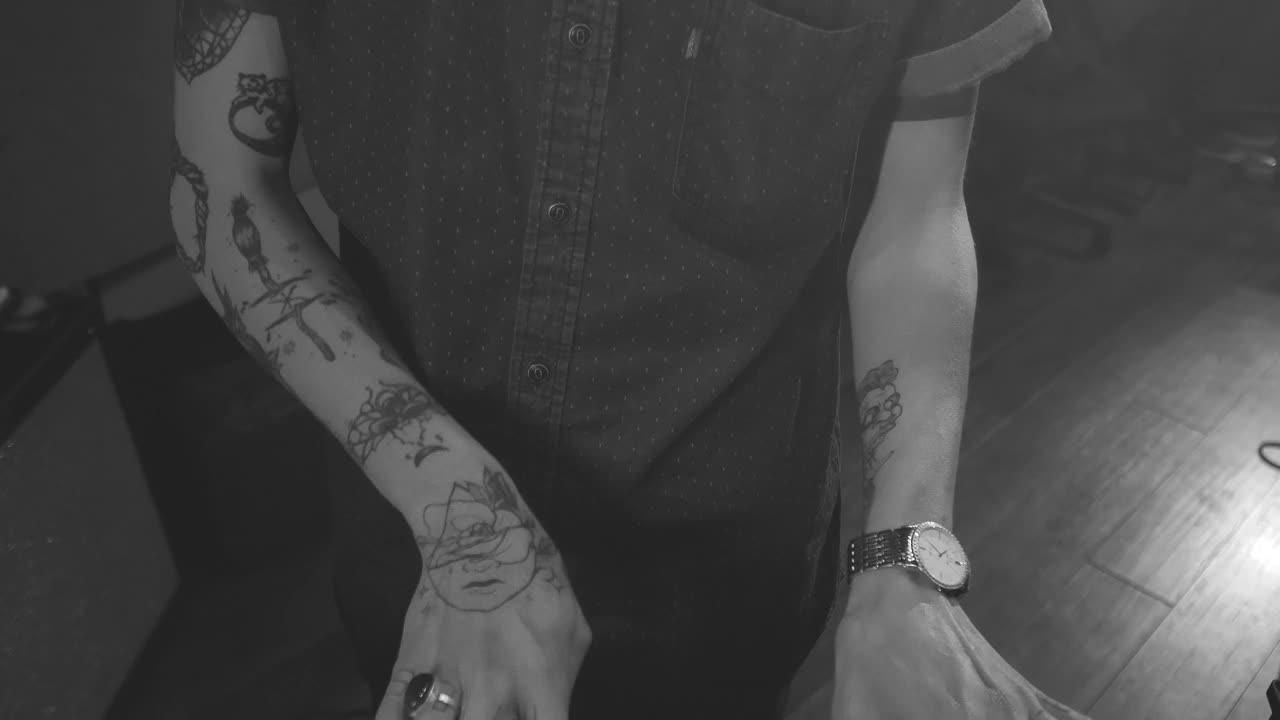 Stock Video A Tattooed Man Plays The Piano Live Wallpaper For PC