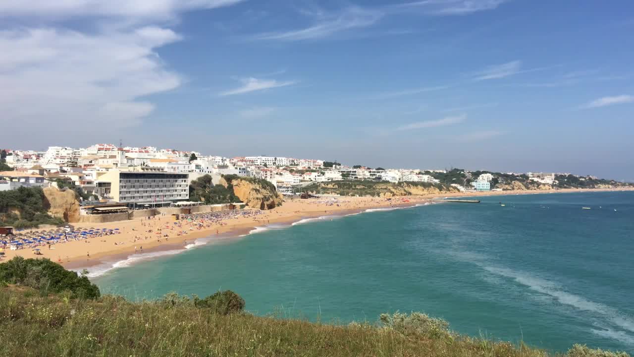 Stock Video A Sandy Beach With A White City Live Wallpaper For PC