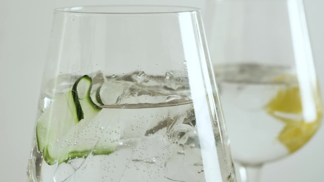 Stock Video A Pair Of Glasses With Cocktails Live Wallpaper For PC