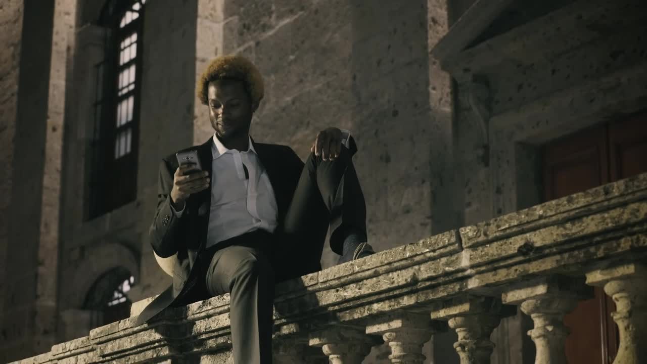 Stock Video A Man Texting In The Street Live Wallpaper For PC