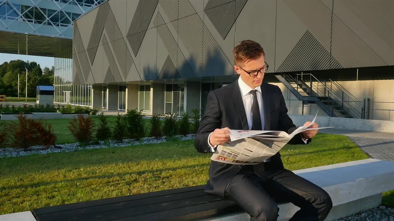 Stock Video A Man Reading The Newspaper Live Wallpaper For PC