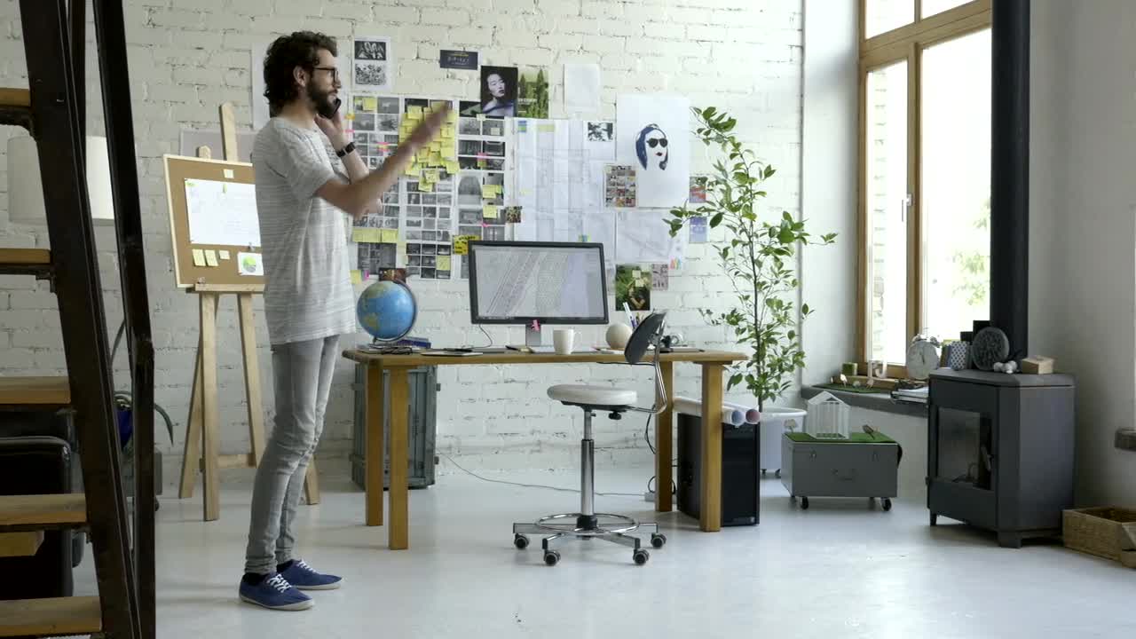 Stock Video A Man Having A Conversation On The Phone Live Wallpaper For PC