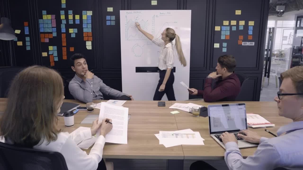 Stock Video Business Woman Exposing Statistics Live Wallpaper For PC