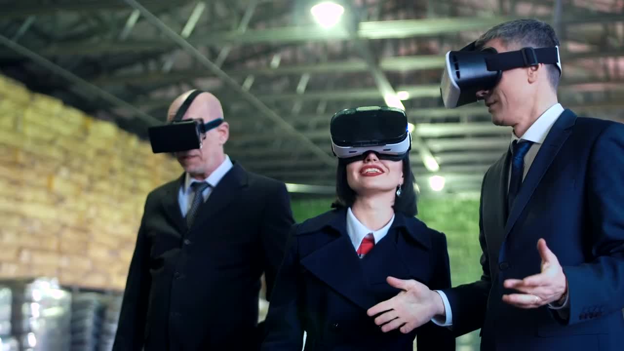 Stock Video Business People Using Vr Headsets In The Warehouse Live Wallpaper For PC
