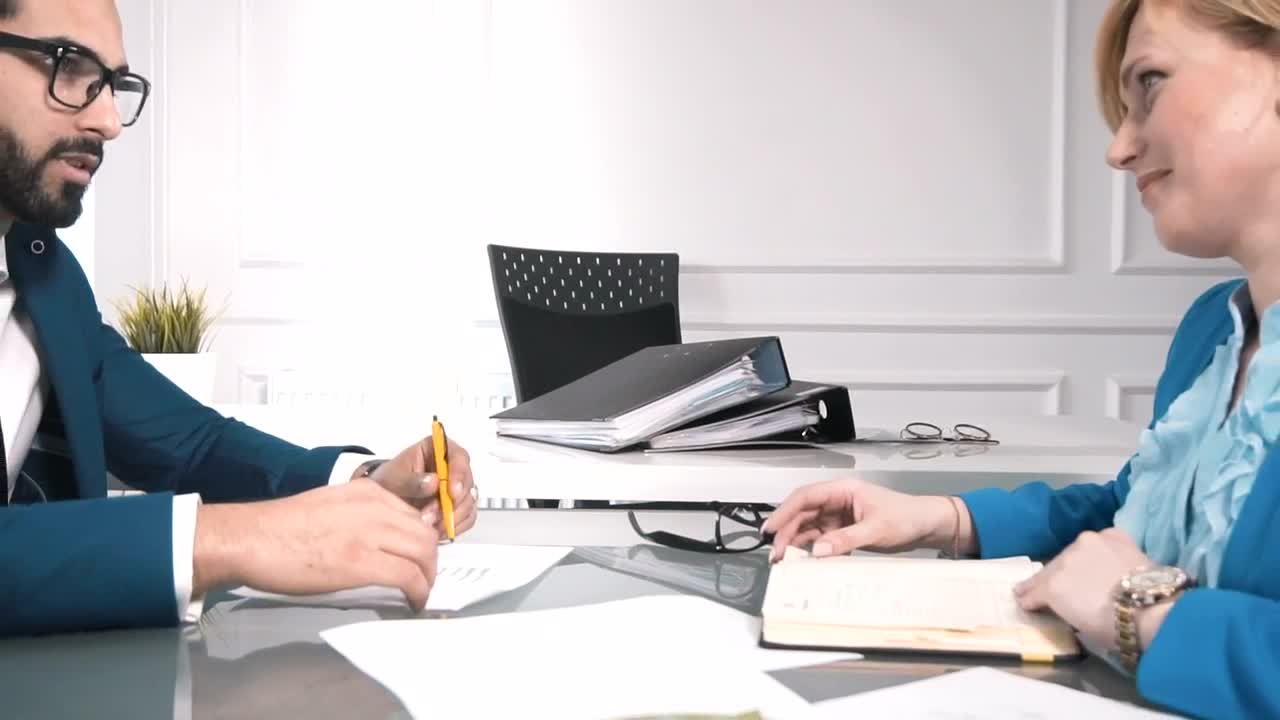 Stock Video Business Partners Handshake Over Closing Deal Live Wallpaper For PC