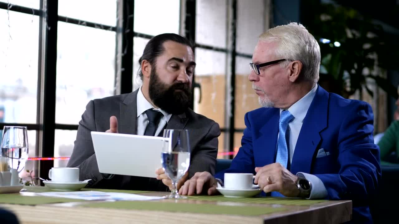 Stock Video Business Men Talking In A Restaurant Live Wallpaper For PC
