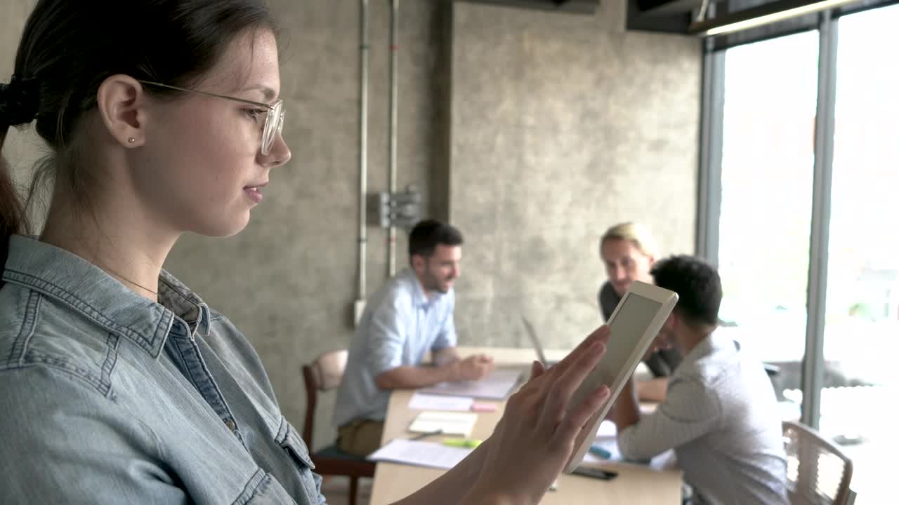 Stock Video Business Meeting Led By A Young Woman Live Wallpaper For PC