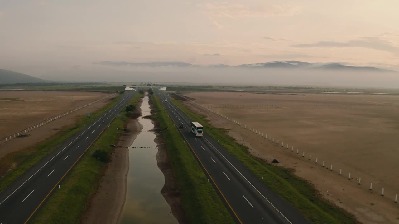 Stock Video Buses And Cars In The Freeway Live Wallpaper For PC