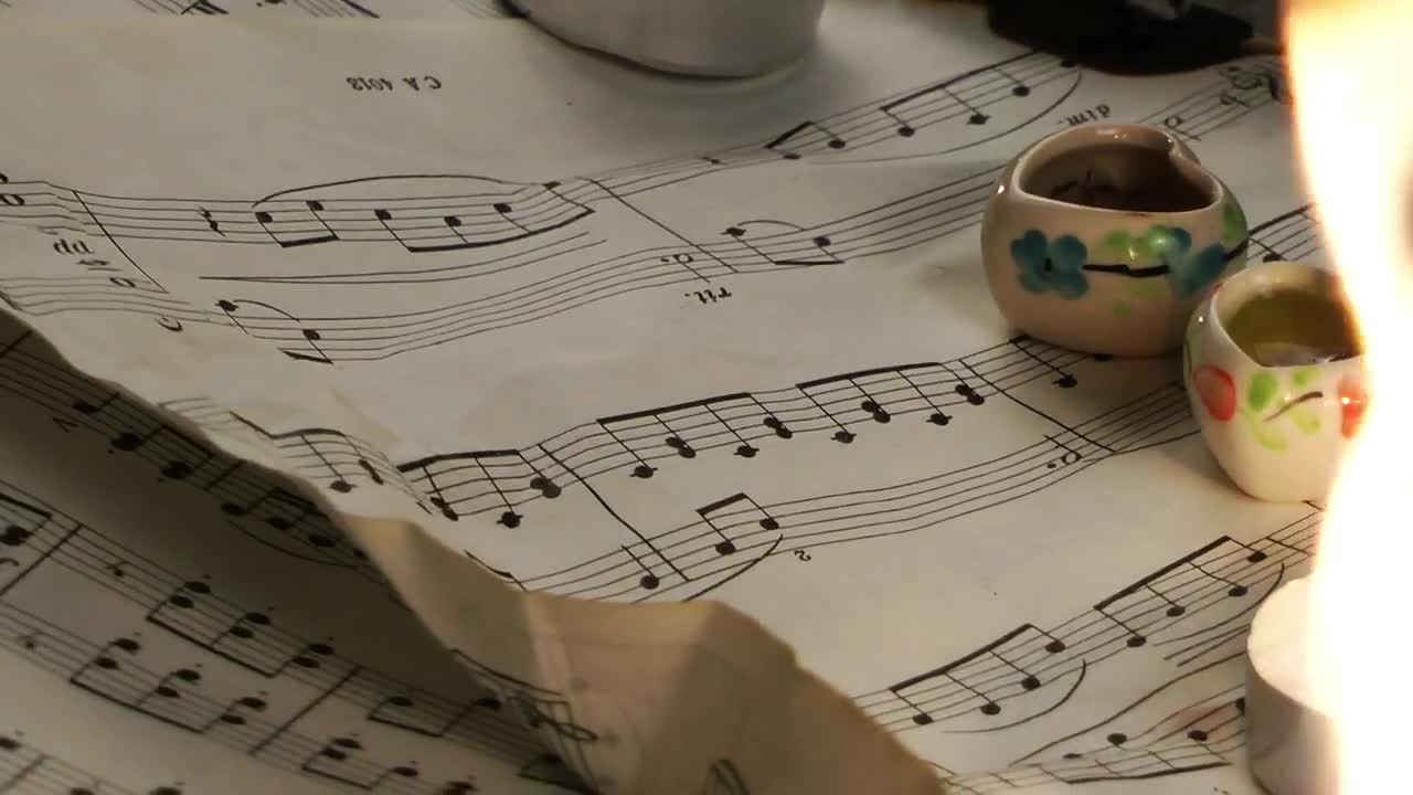 Stock Video Burning Romantic Music Score Live Wallpaper For PC